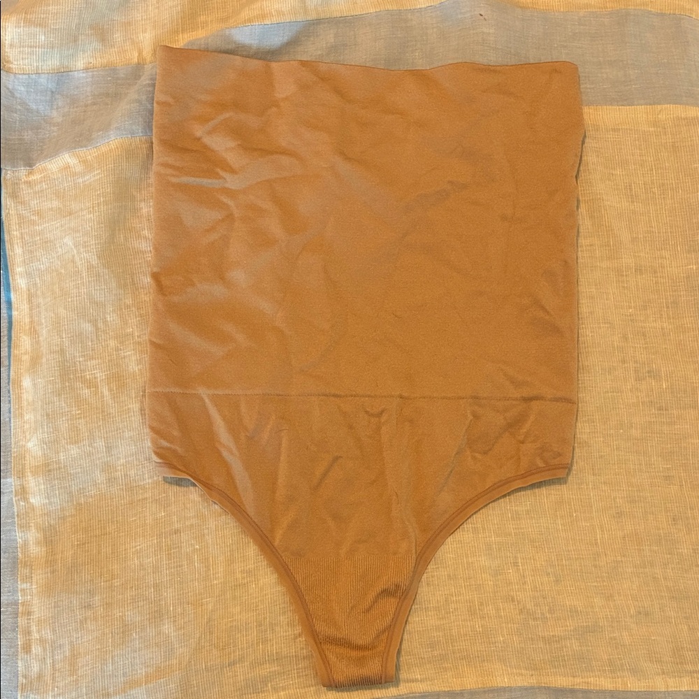High-Waist Shapewear Brief in Camel